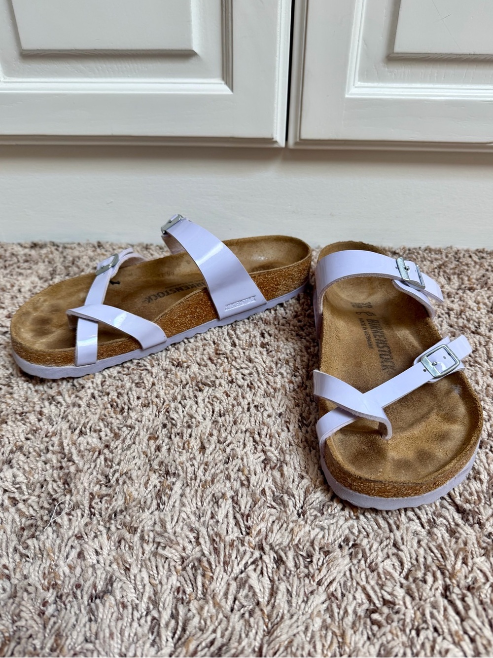 Birkenstock Mayari Sandal in Patent Purple Fog Size 39 or 9 - Picture 9 of 12